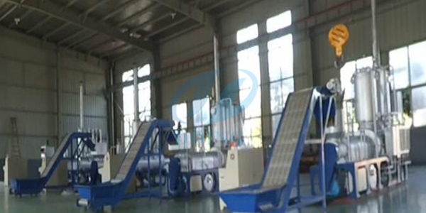 Continuous process pyrolysis of plastic to diesel fuel oil recycling plant