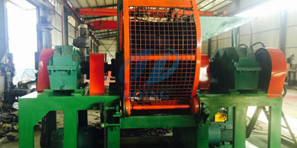 Fully automatic tire crusher shredding machine test before delivery
