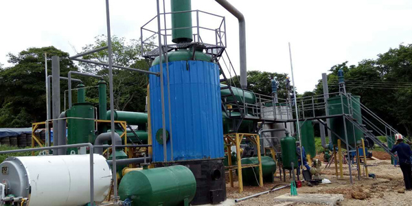 Pyrolysis of tire/plastic to diesel fuel distillation plant running in Columbia